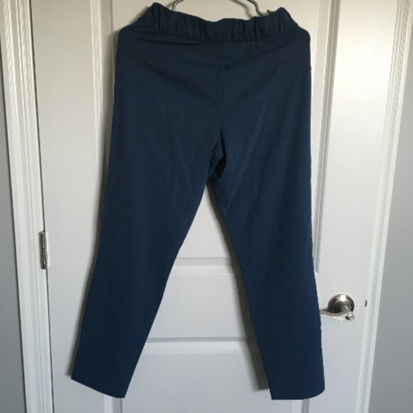 Lululemon On The Fly 7/8 Pant - Code Blue Size 4 - Picture 2 of 3